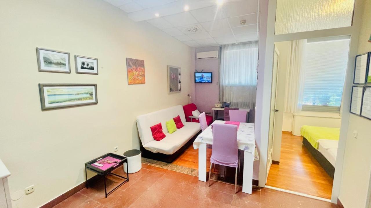 Vintage Apartment Inside City Galleria - Zára Kültér fotó